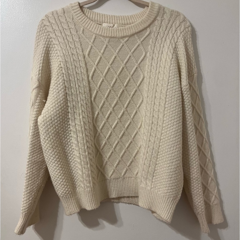 LIGHT BEIGE CABLE KNIT SWEATER